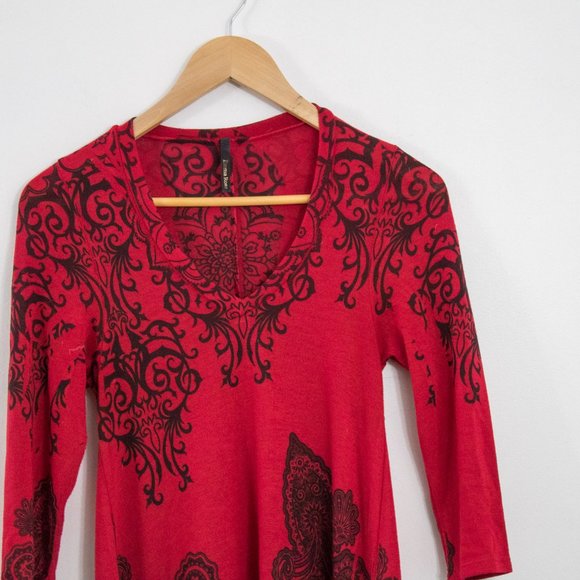 *Emma Red & Black Rose Tunic - Picture 3 of 5